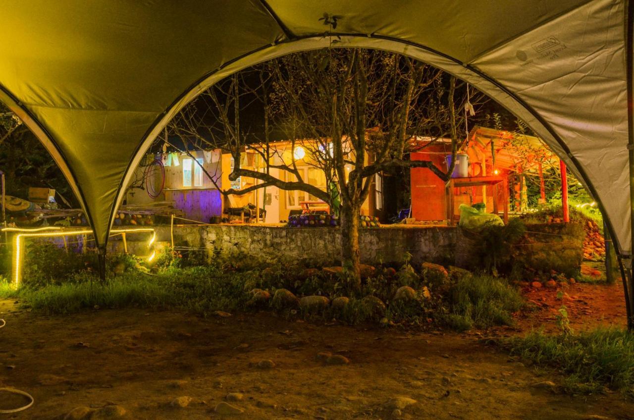 Himtrek Riverside Camps & Hostel Manali Bagian luar foto