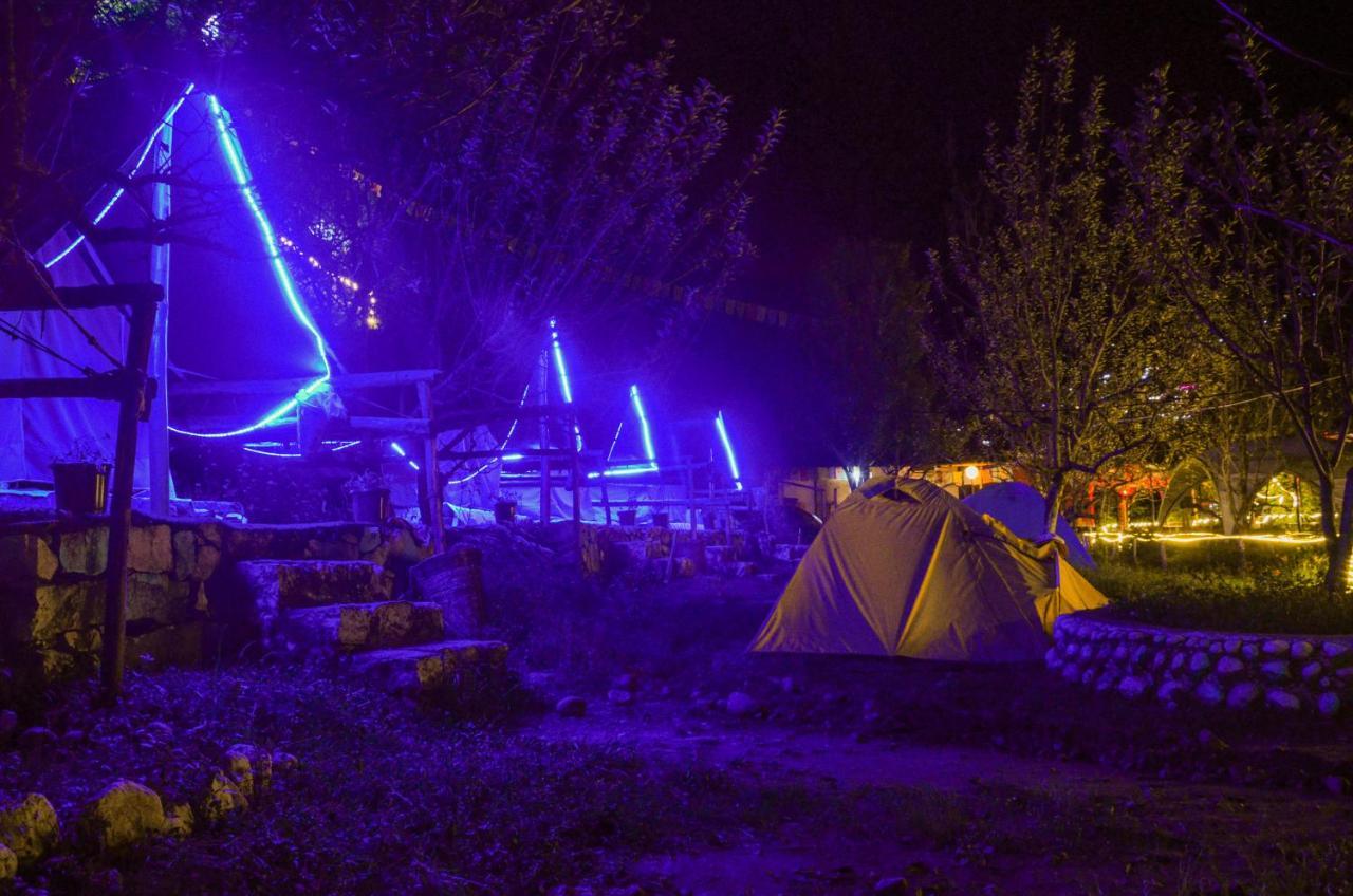 Himtrek Riverside Camps & Hostel Manali Bagian luar foto